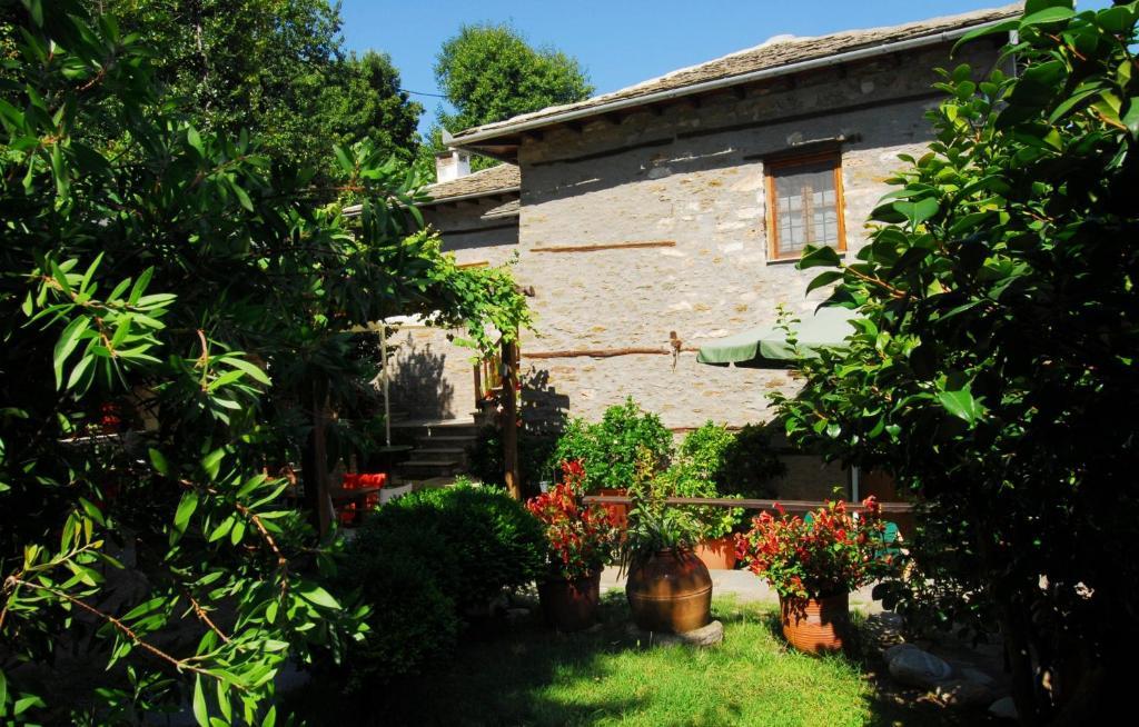 Archontiko Iatridis Hotel Mouresi Luaran gambar